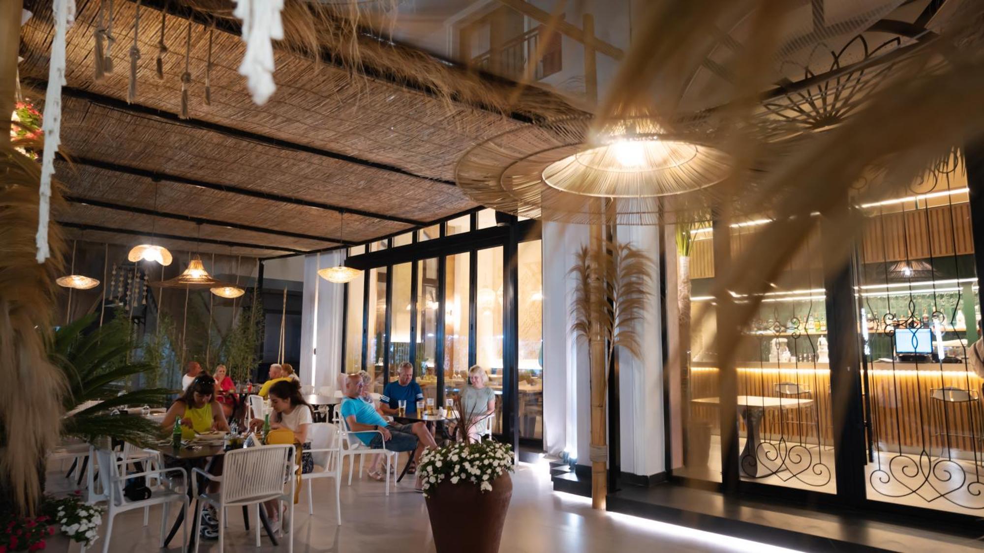Saly Hotel *